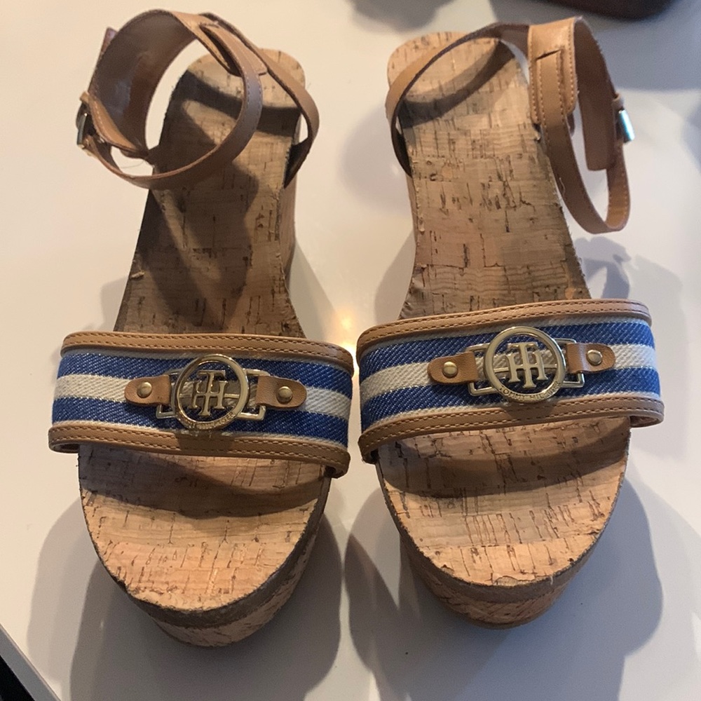 Slight wore but still great looking, womens wedges. Just in time for 4th of July